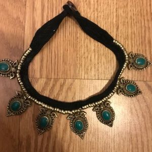 LF choker with emerald stones